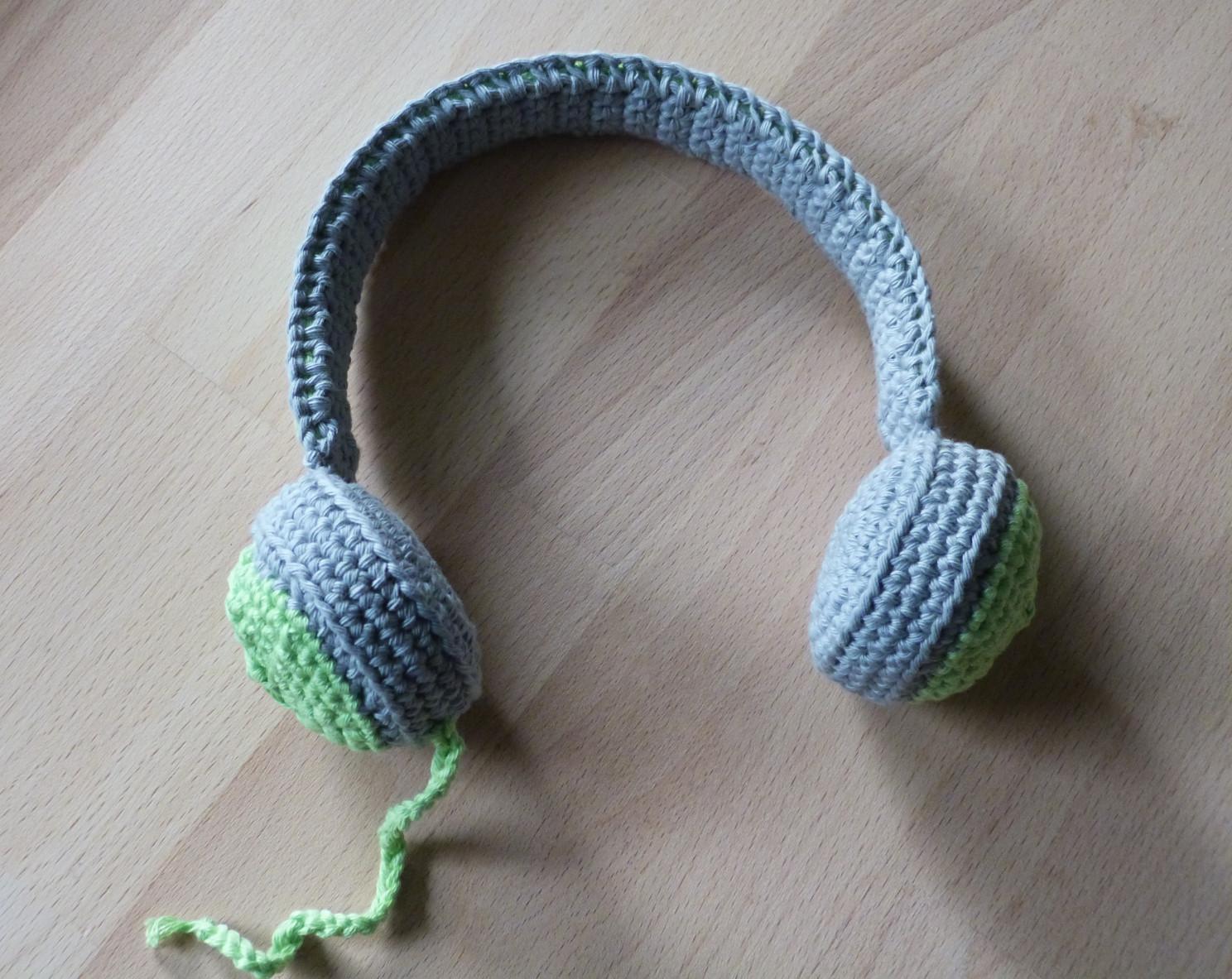 Ear phones