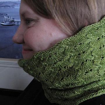 Endive Lace Cowl
