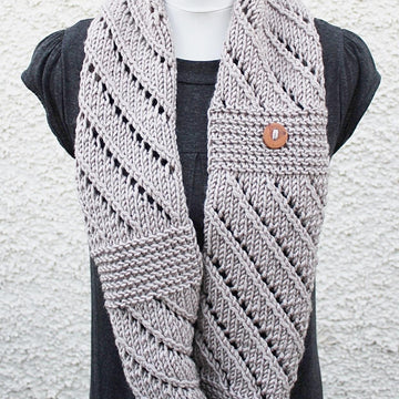 Weekender infinity scarf
