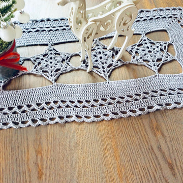 Snowflake Sparkle Runner