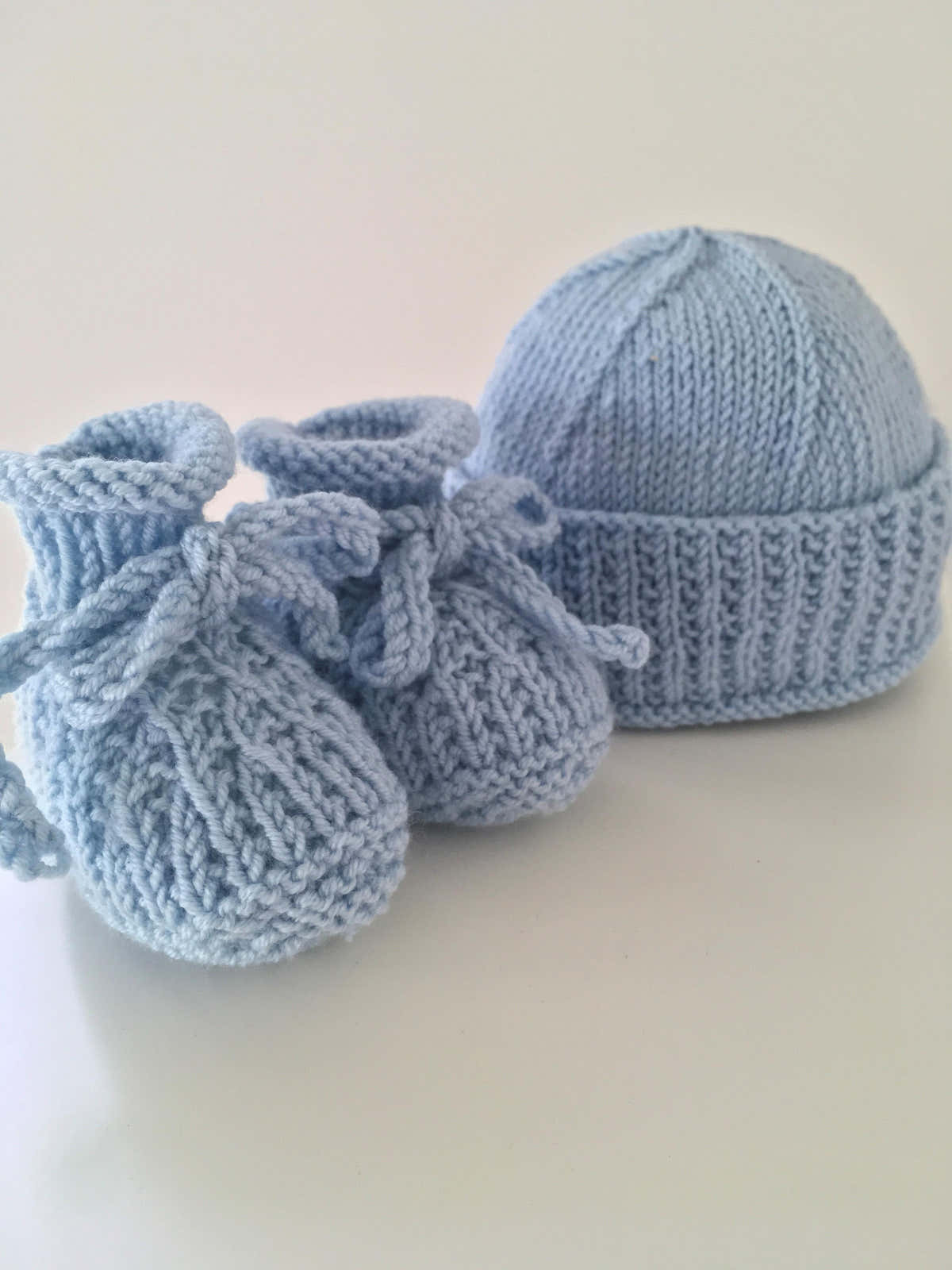 Blue Wren Booties and Hat BJ49