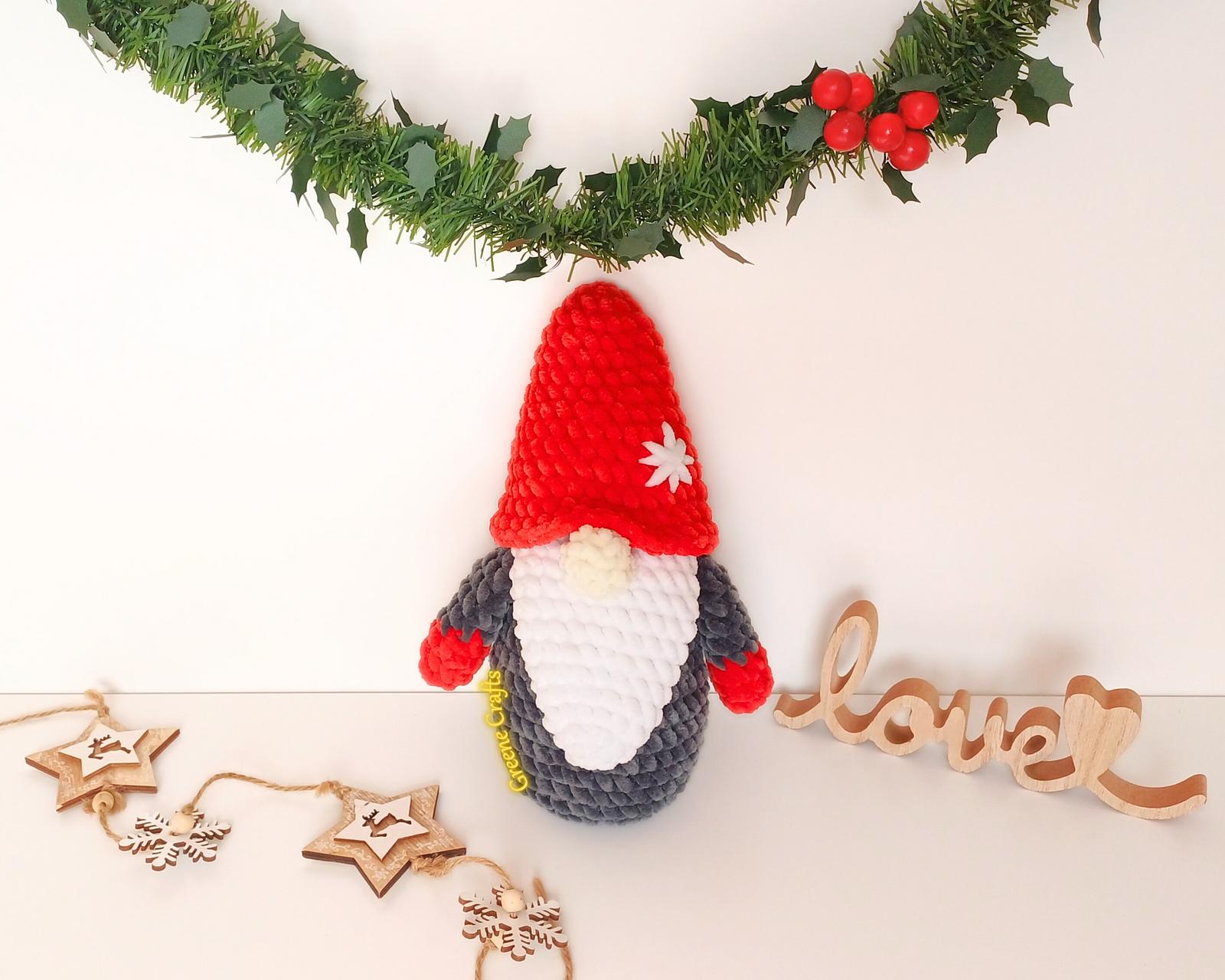 Christmas Gnome Plush Toy – No Sew Crochet Pattern