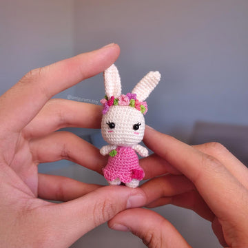 Tiny rabbit amigurumi