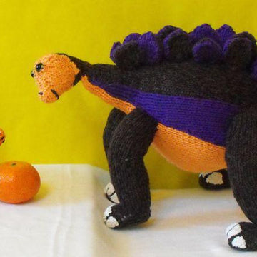 STEVE STEGOSAURUS AND BABY TOY DINOSAUR KNITTING PATTERN MADMONKEYKNITS