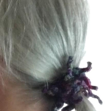 Worm scrunchie