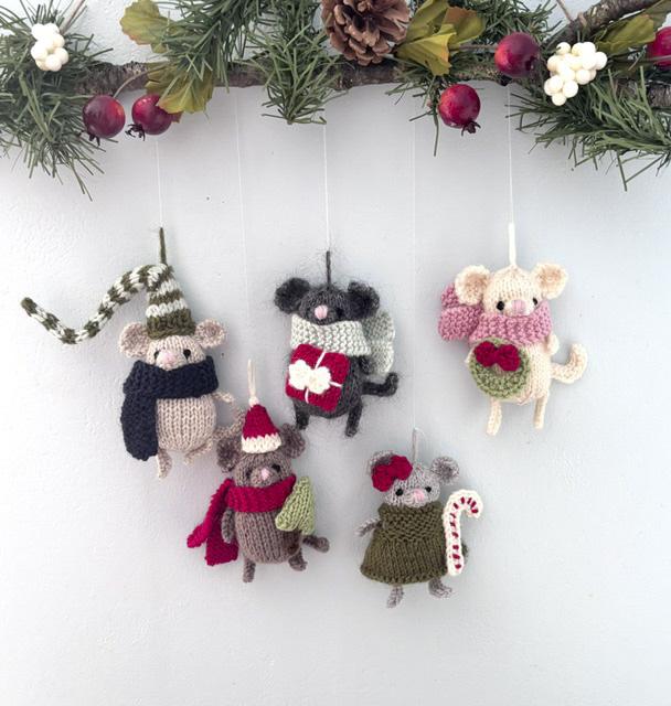 Mouse Christmas Ornament Knit Pattern