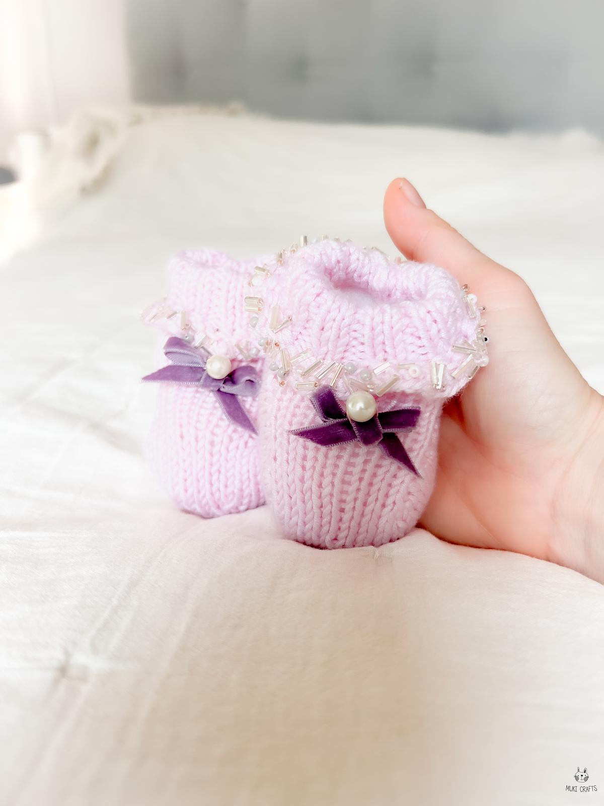 Sade newborn booties