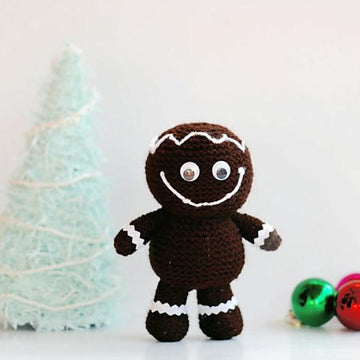 Gingerbread man - pdf knitting pattern. Christmas Ornament
