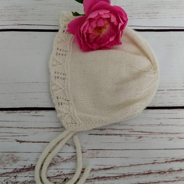 Annele&Otto baby bonnets