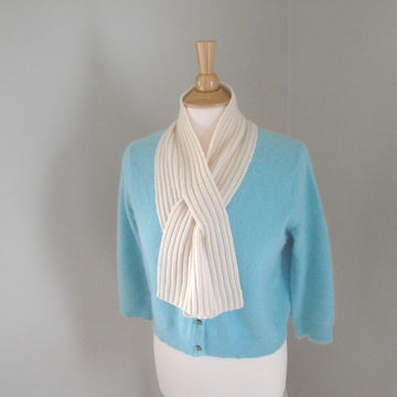 Ribbed Keyhole Scarf