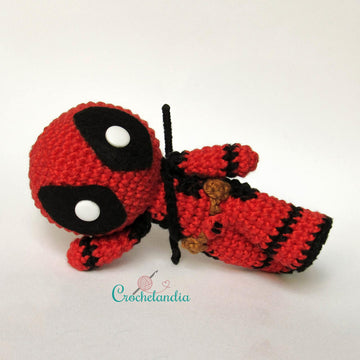 Deadpool amigurumi doll - crochet pattern by Crochelandia