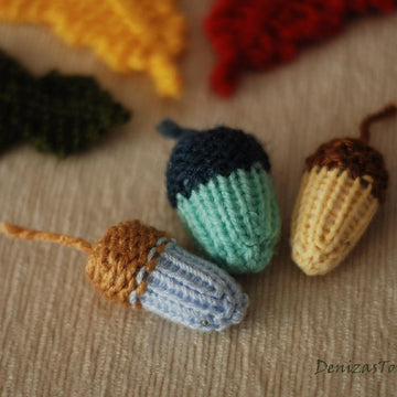 Acorns and oak leaves.