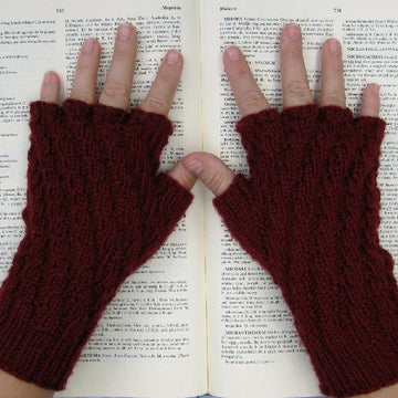 Verso/recto fingerless gloves