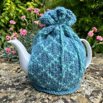 Diamond Patterned 4 Cup Teapot Cosy Knitting Pattern