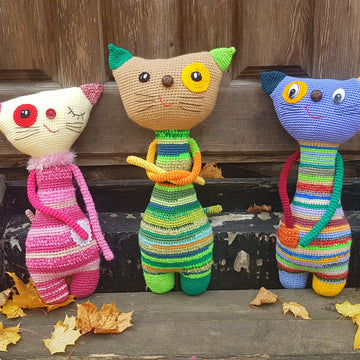 Scrap yarn cat