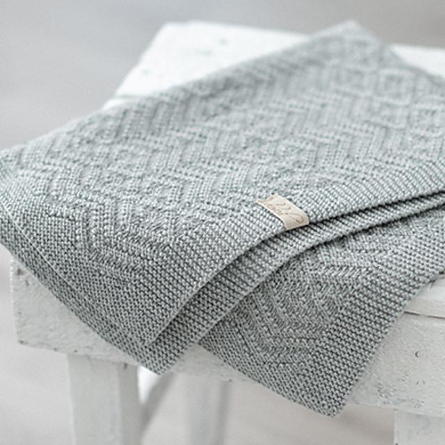 Reversible Blanket Zig Zag