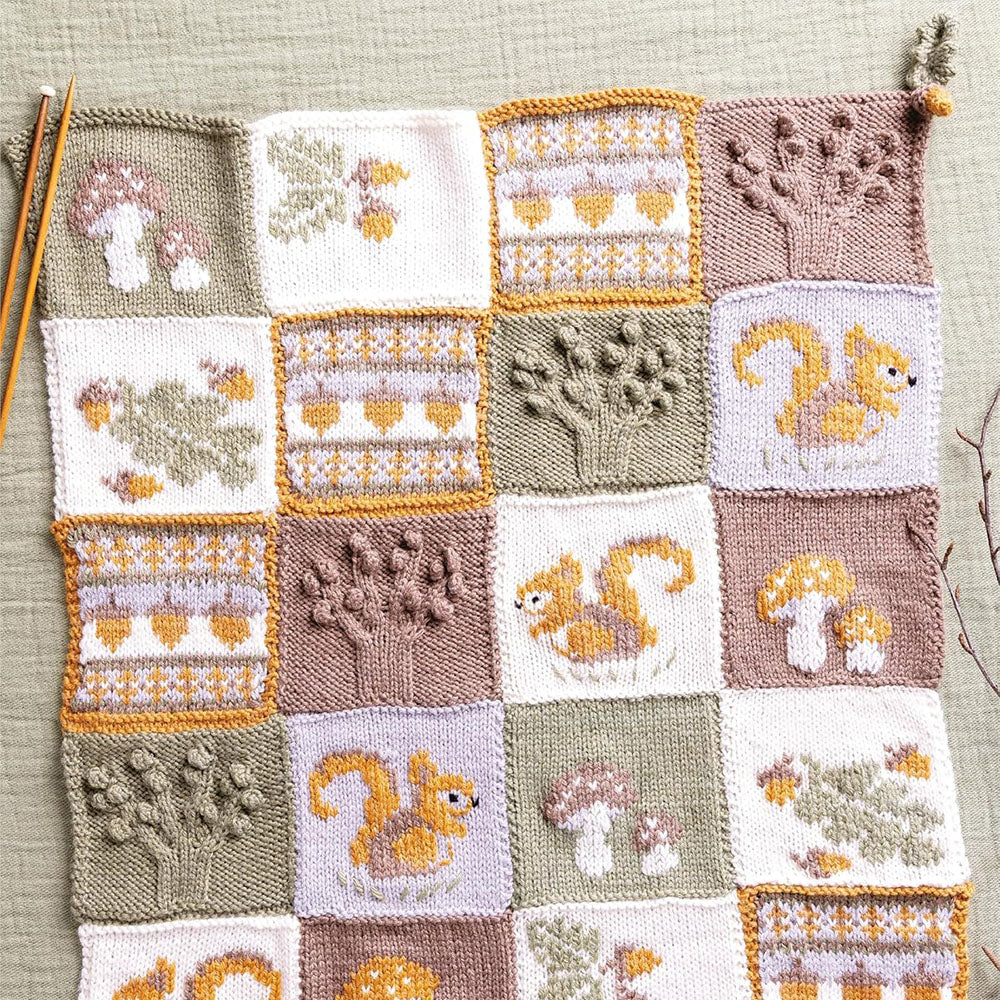 Peter Rabbit™️ Baby Knits: 20 Knitting Patterns for Clothes and Accessories Inspired by the Tales of Beatrix Potter