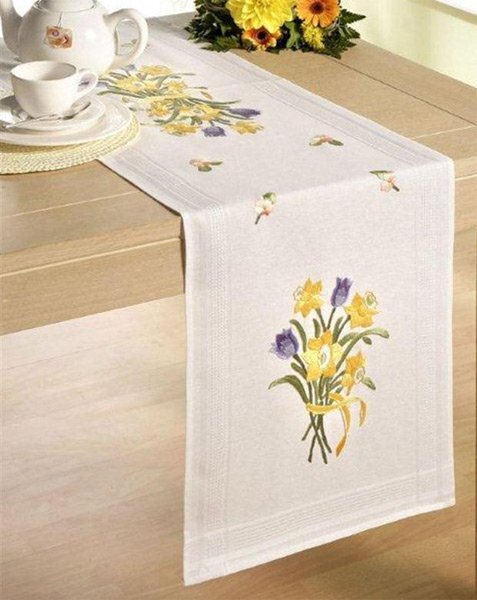 Deco-Line Daffodil Bunch 40 x 100cm Printed Embroidery Kit - 40 x 100cm