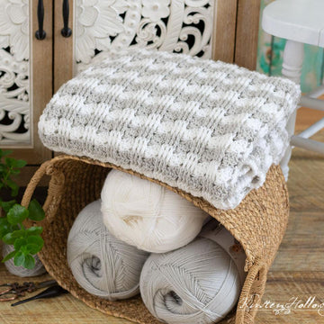 "Loves & Cuddles" Modern Baby Blanket