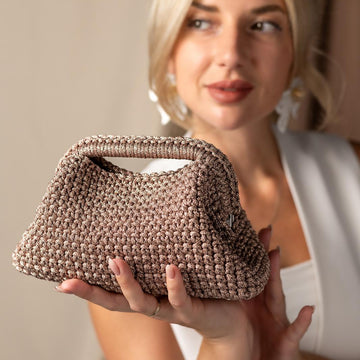 Shining clutch