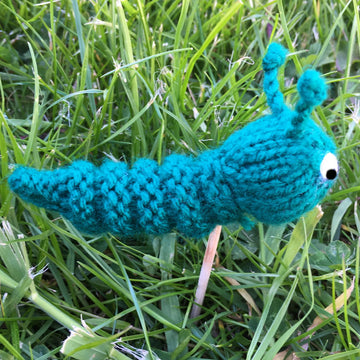 Finger puppets: 7 garden creatures: bee, snail, caterpillar, ladybird, worm, butterfly, spider