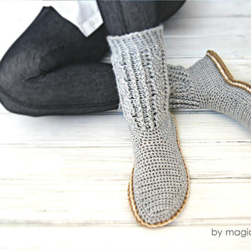 Women boots with cables