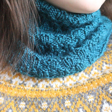Robin Cowl for Worsted yarn