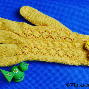 Vintage gloves: Alexandrine