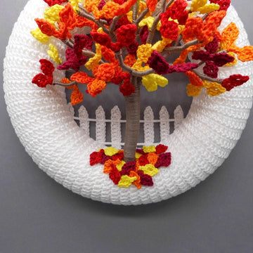 Autumn tree wreath for doors & walls - easy from scraps of yarn
