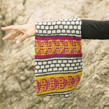Amaru Cowl fingering