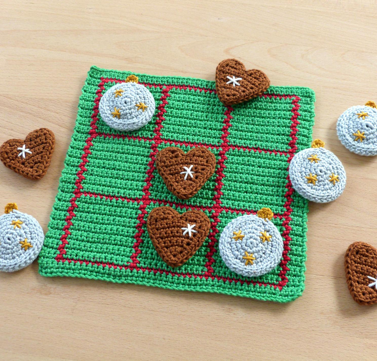 Xmas tic tac toe