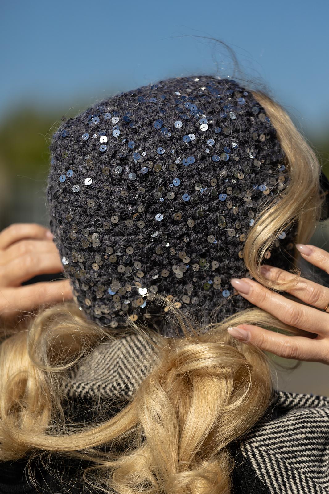 Crochet bonnet for adults