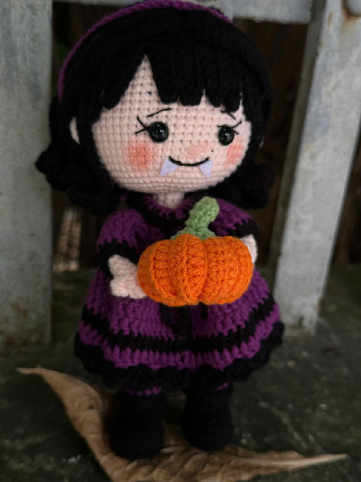 Vicki the Halloween Vampire Girl