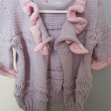 Frilly opened cardigan