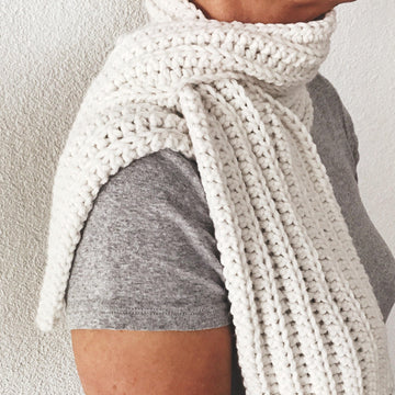 Simple Keyhole Scarf