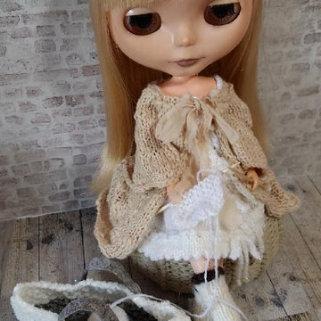 Perfect Pouffe and cushion for 12" Blythe doll