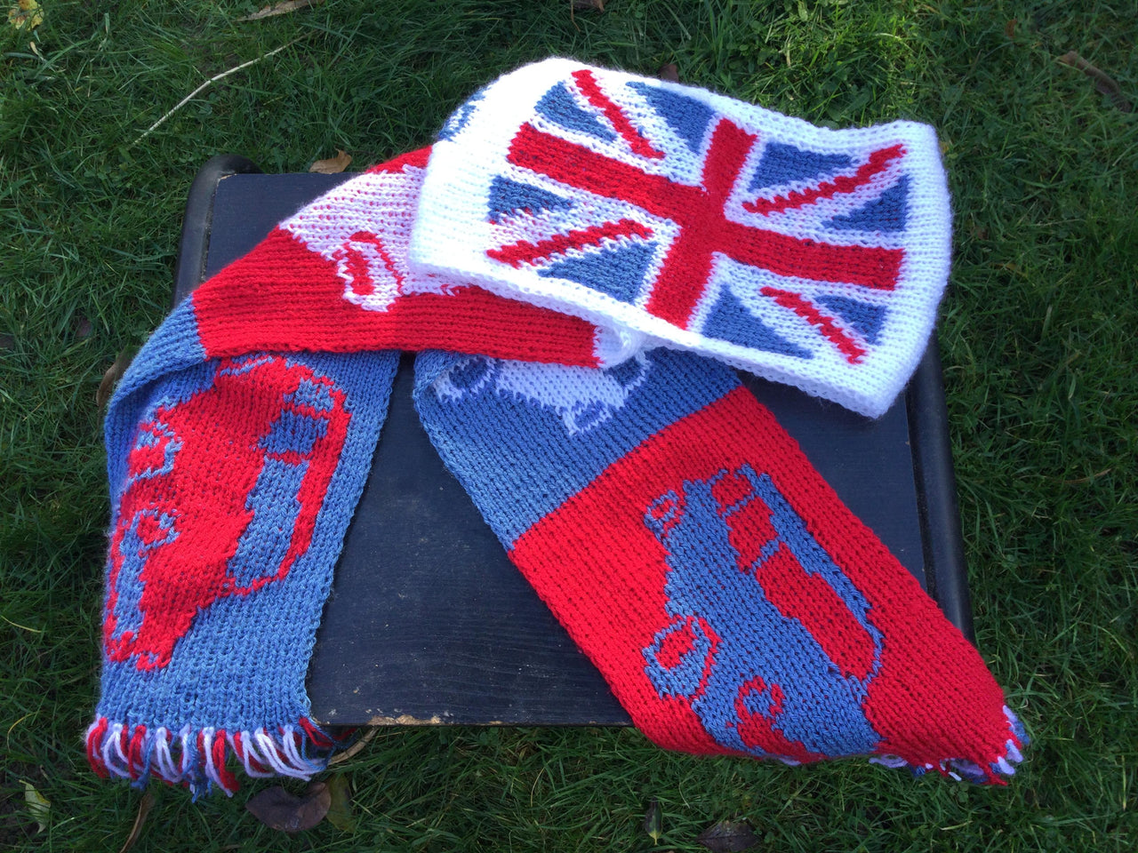 Mini car and Union Jack scarf