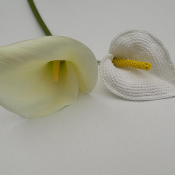 Calla Lily Crochet Pattern – Realistic Floral Design