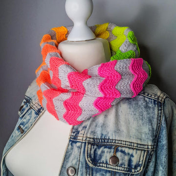 Wavy Path Cowl