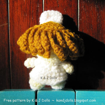 Little Nurse - German translation - Free amigurumi doll crochet pattern