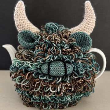 Highland Cow Teacosy
