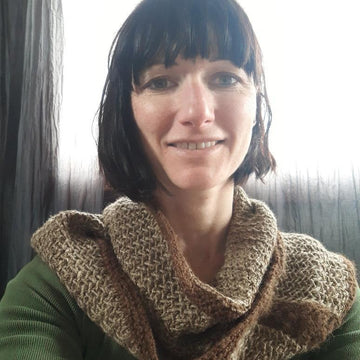 Squish Cowl with a Cable