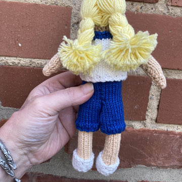 England Lioness knitting pattern