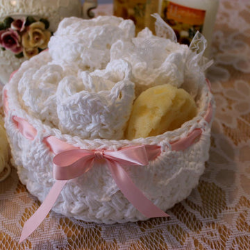Round Cluster Basket with Drop over Lace Edge