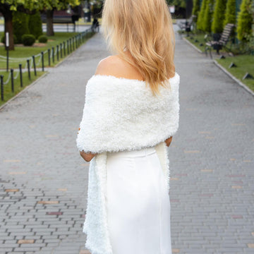 Knitted Pattern Faux Fur Wedding Shawl