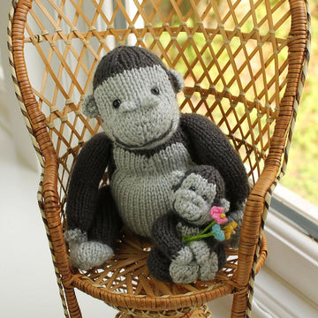 Mummy and baby Gorilla