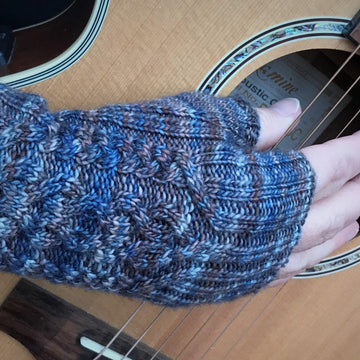 Interlink Fingerless Mitts