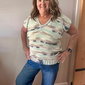 Emily Top Fitted V-neck tee with sleeves