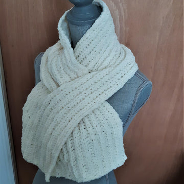 Brioche Chenille Keyhole Scarf