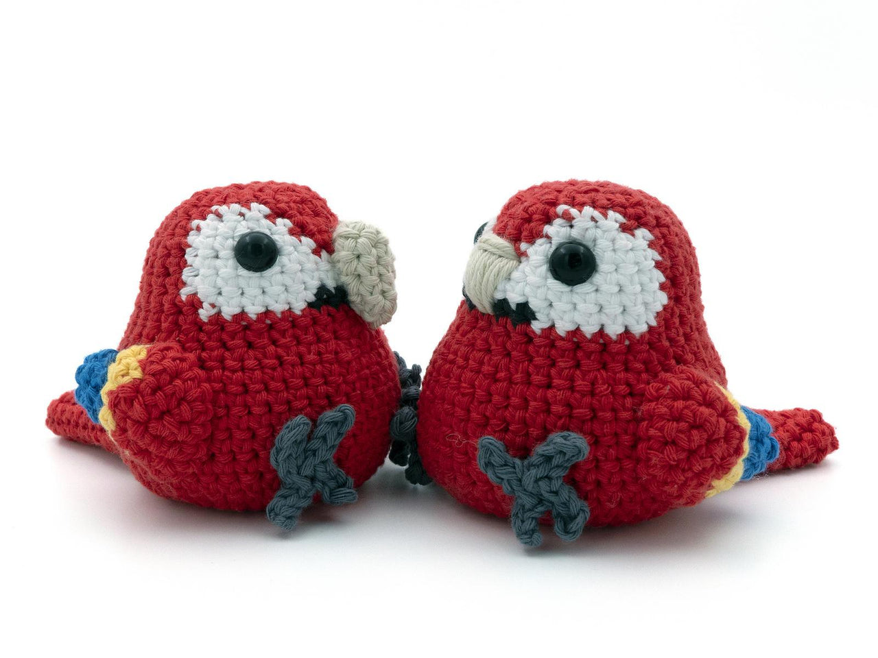 Amigurumi Scarlet Macaw